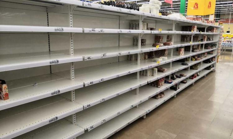Россиян предупредили о риске пустых полок в магазинах